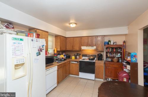 11 Yorkshire Rd, Erial, NJ 08081-2149
