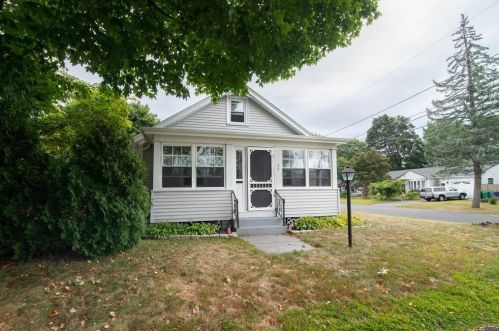 26 Althea Rd, Warwick, RI 02889-1502