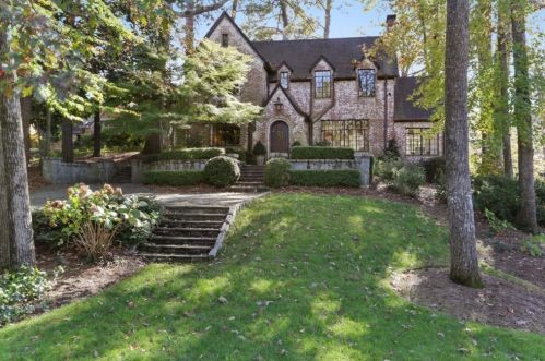 81 Lakeview Ave, Atlanta, GA 30305-3779