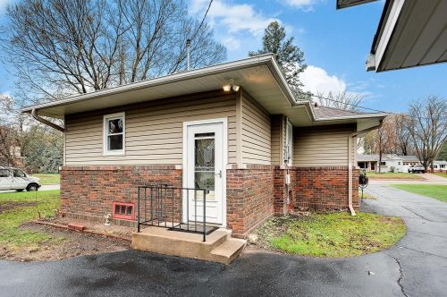 1848 4th St, Saint Paul MN  55110-3165 exterior
