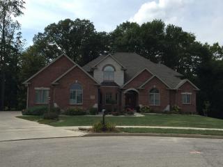 127 Cherokee Dr, Northern Oaks, IL 61535-9401