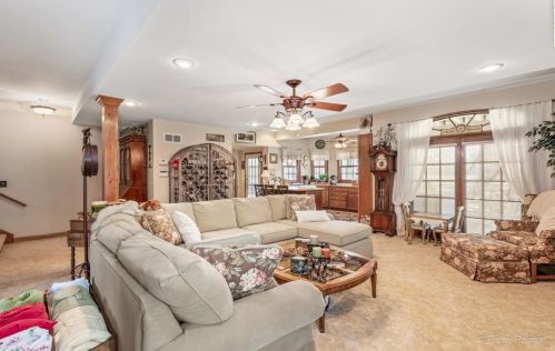 416 Prairieview Pkwy, Pingree Grove IL  60140-9626 exterior