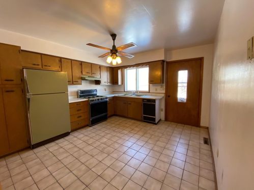 5330 73rd Ave, Gary, IN 46410-4037