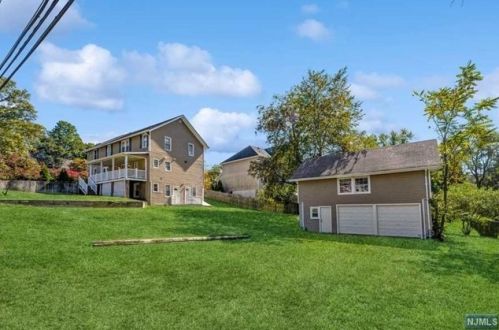 2 Gardiner St, Mahwah, NJ 07430-3515