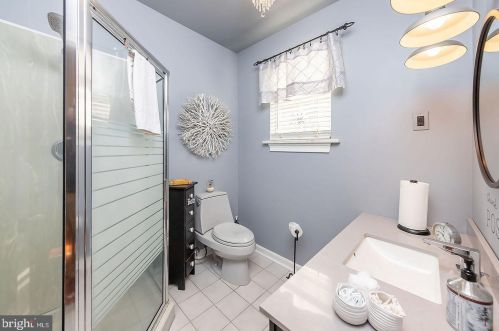 430 Princeton Rd, Tavistock NJ exterior