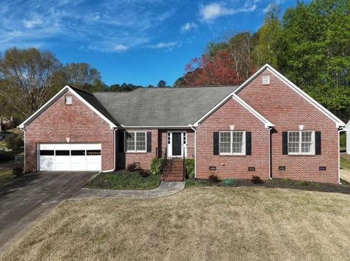 3201 Lakecrest Dr, Dacula, GA 30019-4606