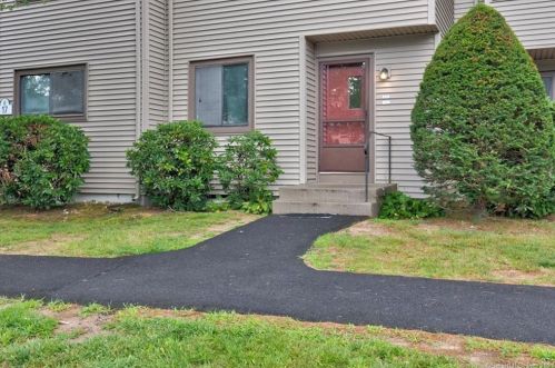 17 Greenbriar Dr, Farmington, CT 06032-1408
