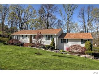 2 Brookwood Ln, Huntington, CT 06484-2011