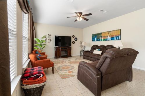 10505 Turning Leaf Trl, Fort Worth TX  76131-3983 exterior