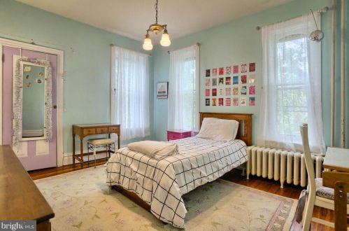 263 Walnut St, Carlisle PA  17013-3735 exterior