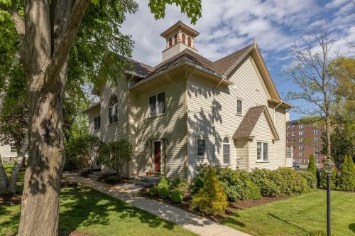 40 Merrimac St, Portsmouth, NH 03801-5125