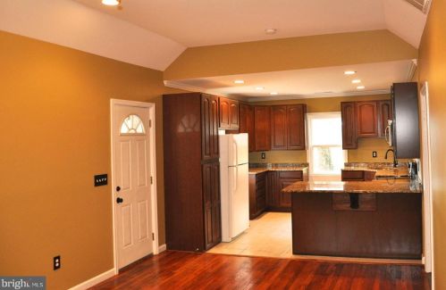 6733 Leeds Manor Rd, Marshall VA  20115-2221 exterior