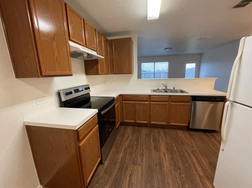 1348 Castle Ridge Rd, Fort Worth TX  76140-5749 exterior