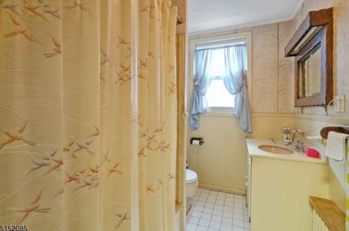 26 Van Ness Ter, Maplewood NJ 07040-3324 exterior