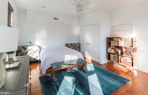 1143 20 St, Philadelphia PA 19146-2946 exterior