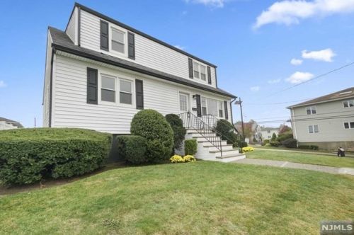 2 6th St, Wood-Ridge NJ  07075-2118 exterior