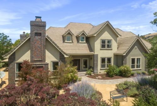 3003 Val Ct, Gilroy, CA 95020-9190