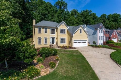 4113 Devon Wood Dr, Marietta, GA 30066-2175