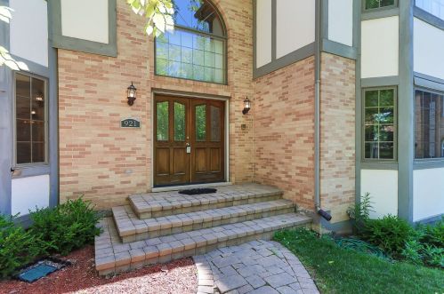 921 Doral Dr, Hanover Park, IL 60103-3030
