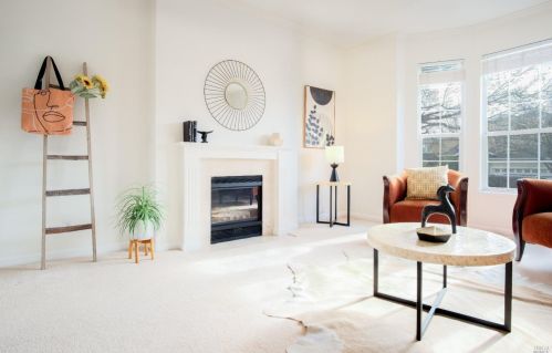 41 Baypoint Village Dr, San Rafael, CA 94901-8409