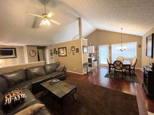 5539 Princeton Oaks Ln, Buford, GA 30518-2363