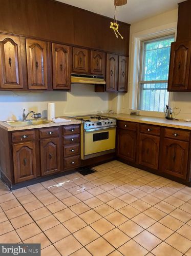 1032 Fillmore St, Philadelphia PA  19124-2905 exterior