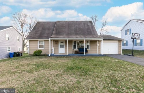 44 Holyoke Ln, Willingboro, NJ 08046-1762