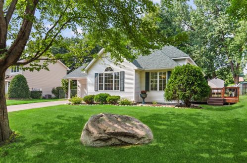 2225 Dahl Ave, Saint Paul, MN 55119-5886