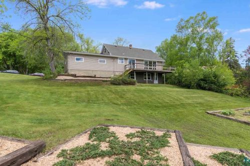 2522 13th St, Duluth, MN 55806-1111