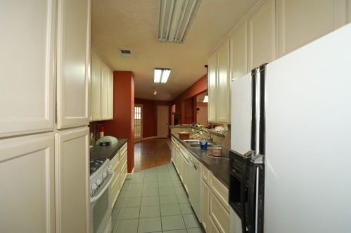 2205 Shadybend Dr, Pearland, TX 77581-6105