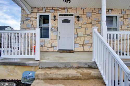 687 Hamilton St, Carlisle, PA 17013-1925