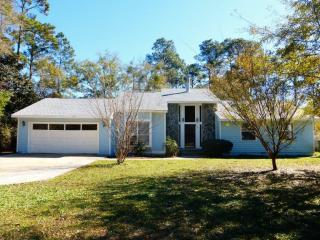 170 Cardinal St, Woodbine, GA 31569-4318