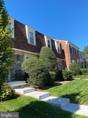 1548 Westmoreland St, Mc Lean VA  22101-4325 exterior