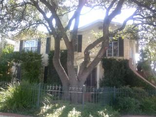 132 Summit Ave, San Antonio TX  78212-2952 exterior