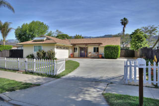 4696 Eleanor Dr, Carpinteria, CA 93013-1724