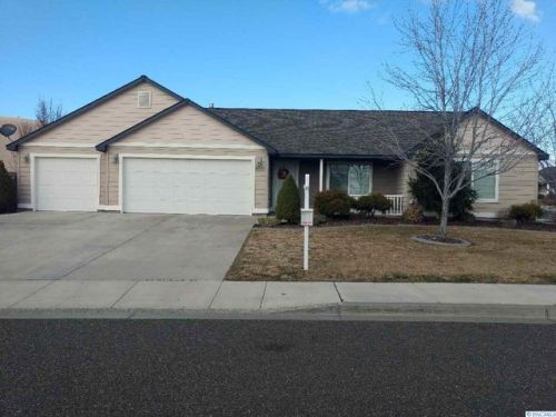 9903 Buckingham Dr, Pasco, WA 99301-6722