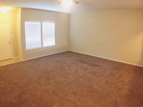 807 Ventura Park, Irving TX  75061-7584 exterior