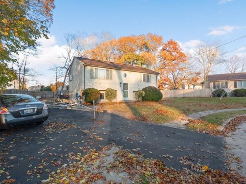 8 Aspen Way, Warwick, RI 02886-5005