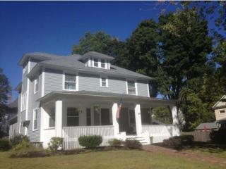 24 Chester St, Nashua, NH 03064-1942