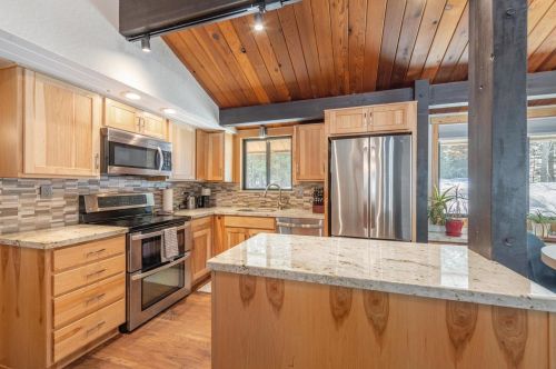 10425 Martis Valley Rd, Truckee CA  96161-2015 exterior
