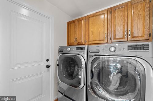 15025 Snowden Dr, Silver Spring MD 20905-5663 exterior