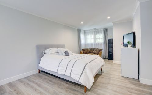 6906 Jarvis Ave, Niles IL  60714-4016 exterior