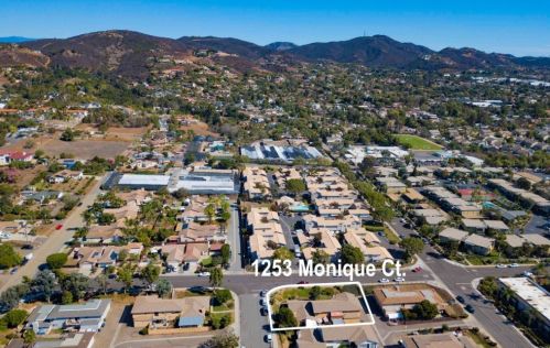 1253 Monique Ct, Vista CA 92084-3466 exterior