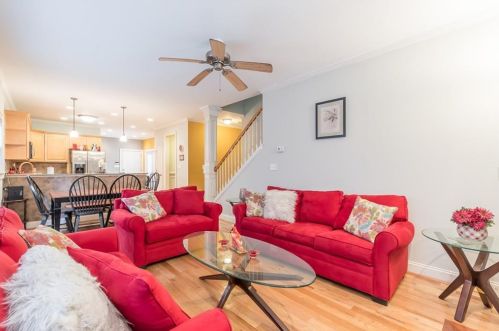 1758 Marietta Rd, Atlanta GA  30318-2735 exterior