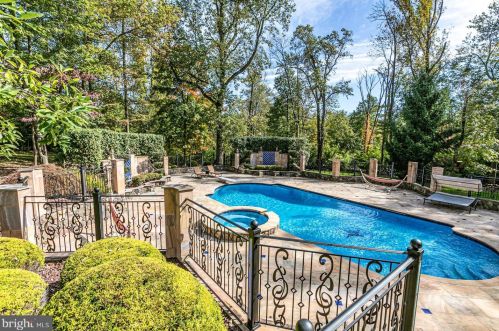10 Leonard Ct, Princeton, NJ 08540-7558