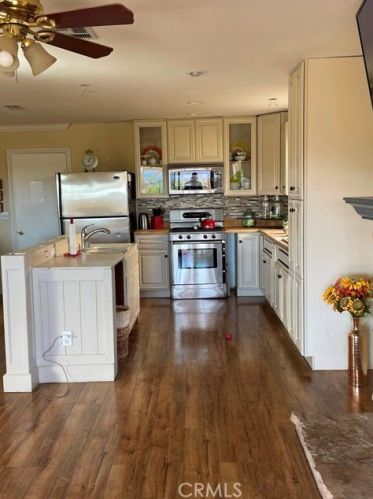 7096 Skyview Rd, Riverside, CA 92509-5537