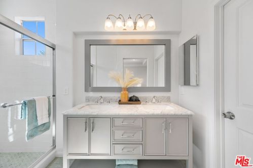 47 Del Carlo, Irvine CA  92606-8824 exterior