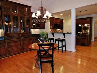 931 Roll Dr, Midlothian, VA 23114-5510