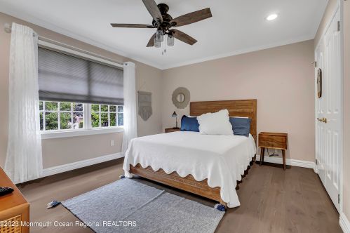 23 Oxford Dr, Tinton Falls NJ 07712-3265 exterior