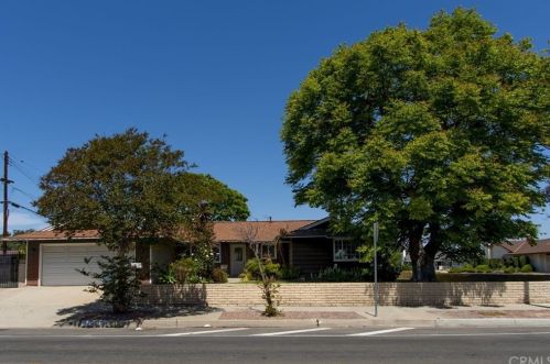 1457 Nutwood St, Anaheim, CA 92804-6067